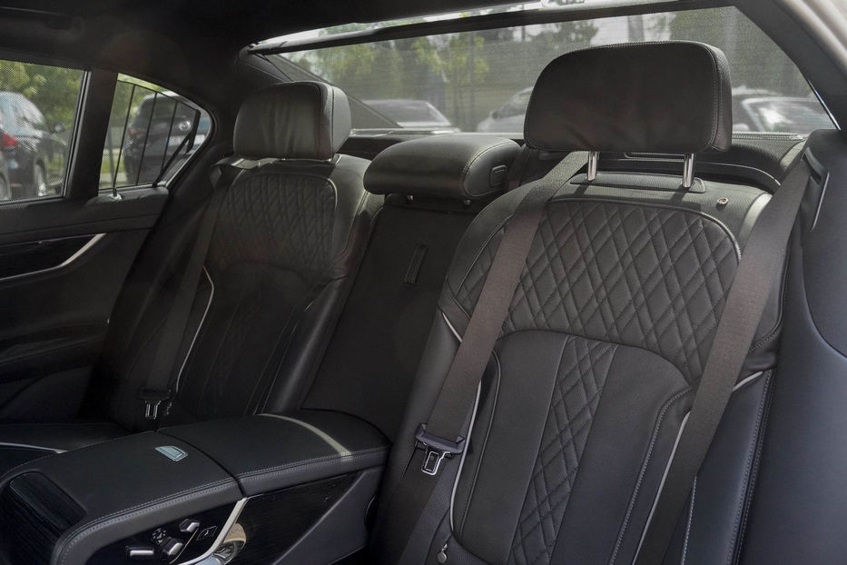 Продам BMW 745 E 2021 года в Черновцах