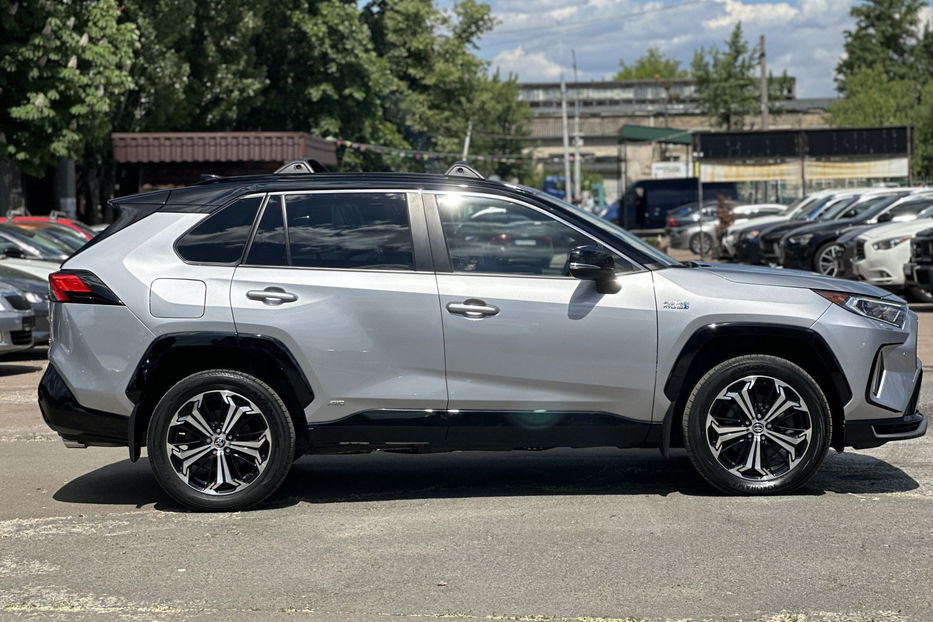 Продам Toyota Rav 4 2020 года в Киеве