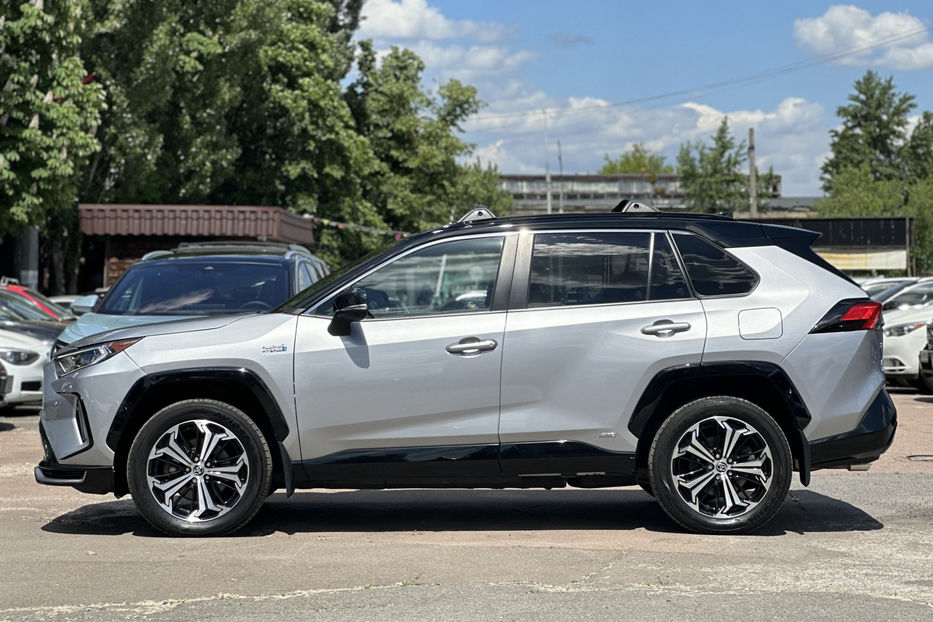 Продам Toyota Rav 4 2020 года в Киеве