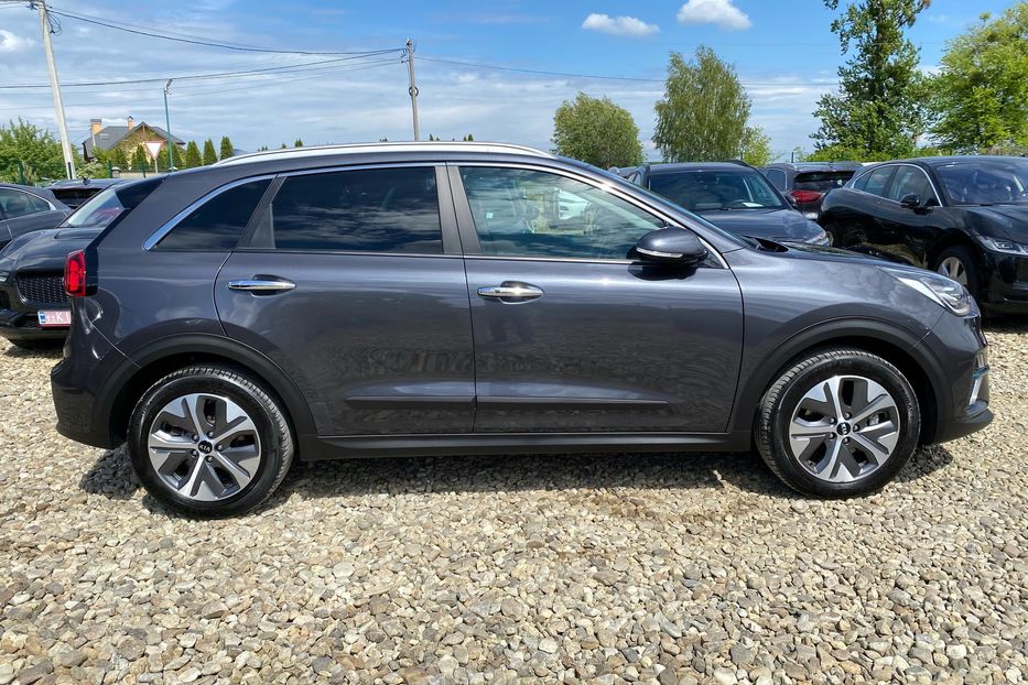 Продам Kia Niro 64 kWh Макс. комплектація Люк 2021 года в Львове