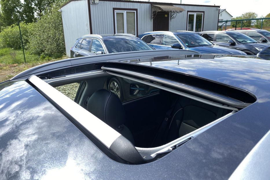 Продам Kia Niro 64 kWh Макс. комплектація Люк 2021 года в Львове