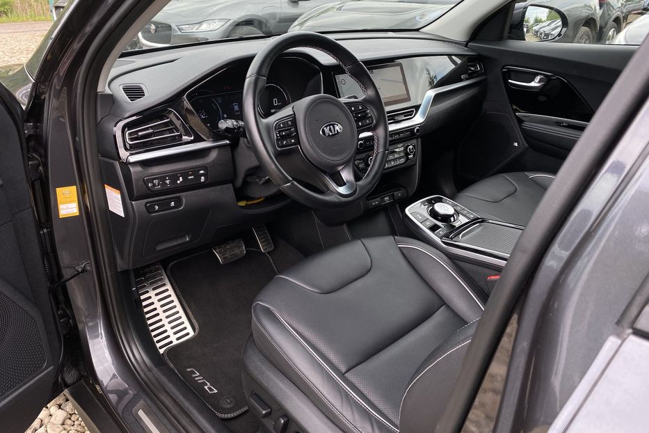 Продам Kia Niro 64 kWh Макс. комплектація Люк 2021 года в Львове