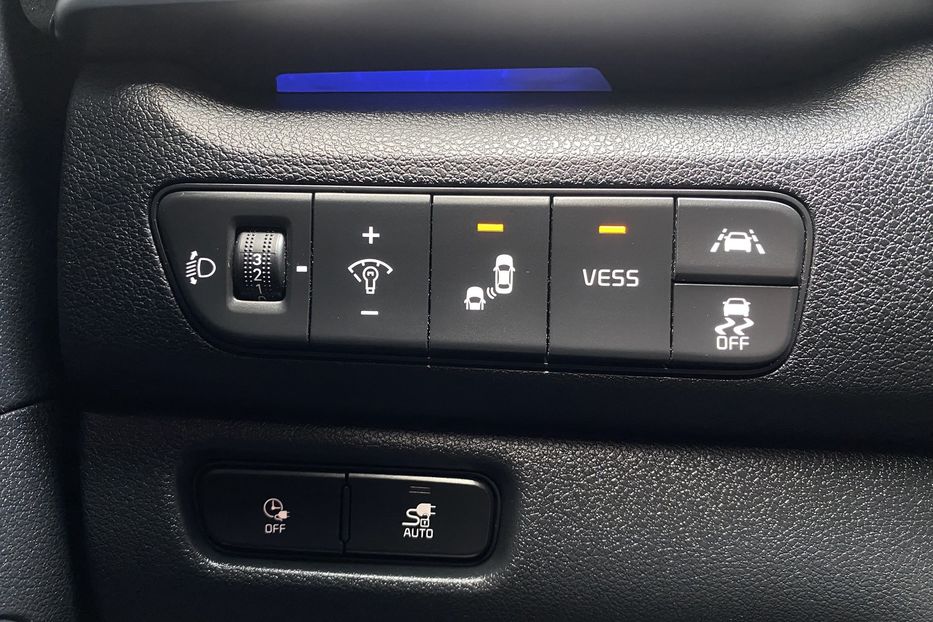 Продам Kia Niro 64 kWh Макс. комплектація Люк 2021 года в Львове