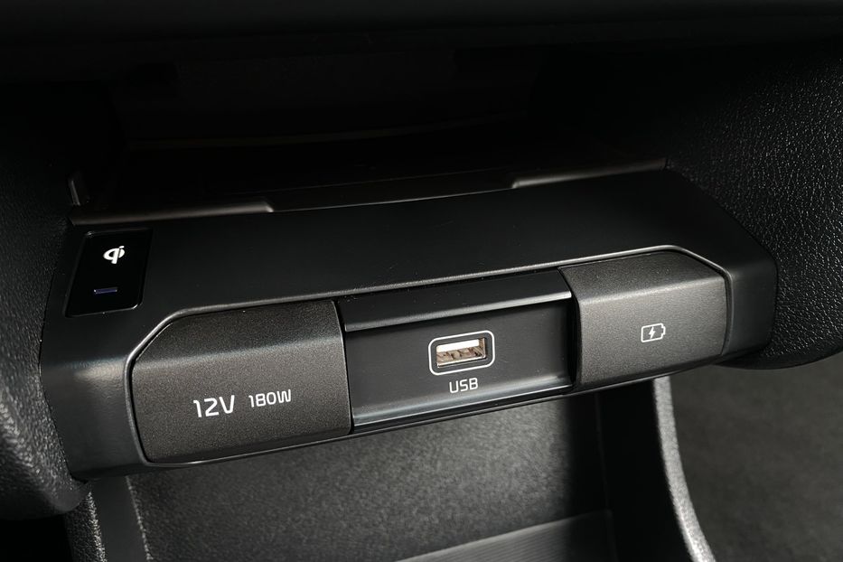 Продам Kia Niro 64 kWh Макс. комплектація Люк 2021 года в Львове