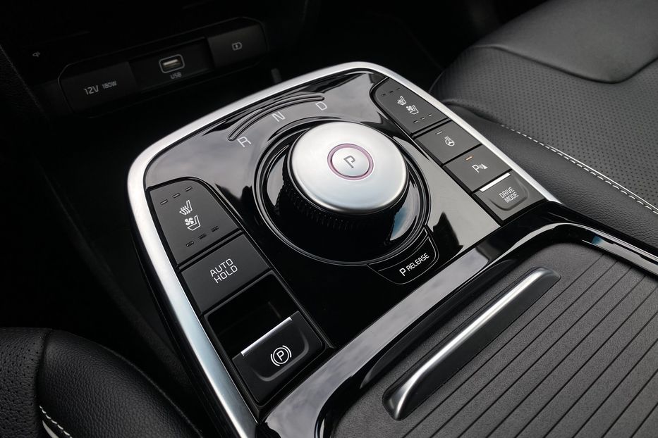 Продам Kia Niro 64 kWh Макс. комплектація Люк 2021 года в Львове