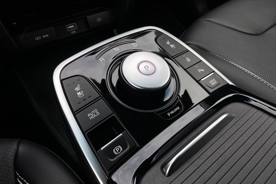 Продам Kia Niro 64 kWh Макс. комплектація Люк 2021 года в Львове