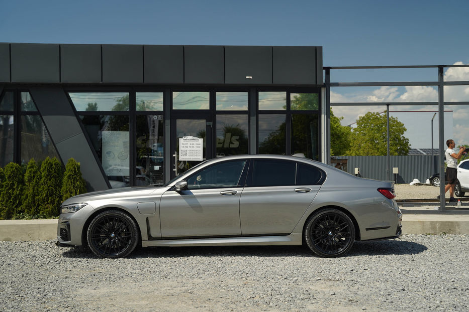 Продам BMW 745 E 2021 года в Черновцах