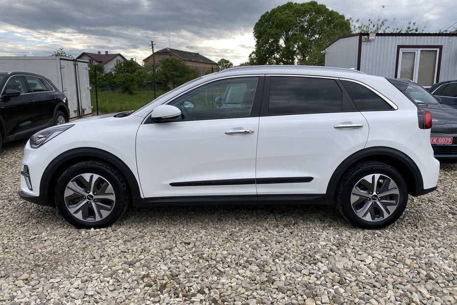 Продам Kia Niro 64 kWh Макс. комплектація Люк 2021 года в Львове
