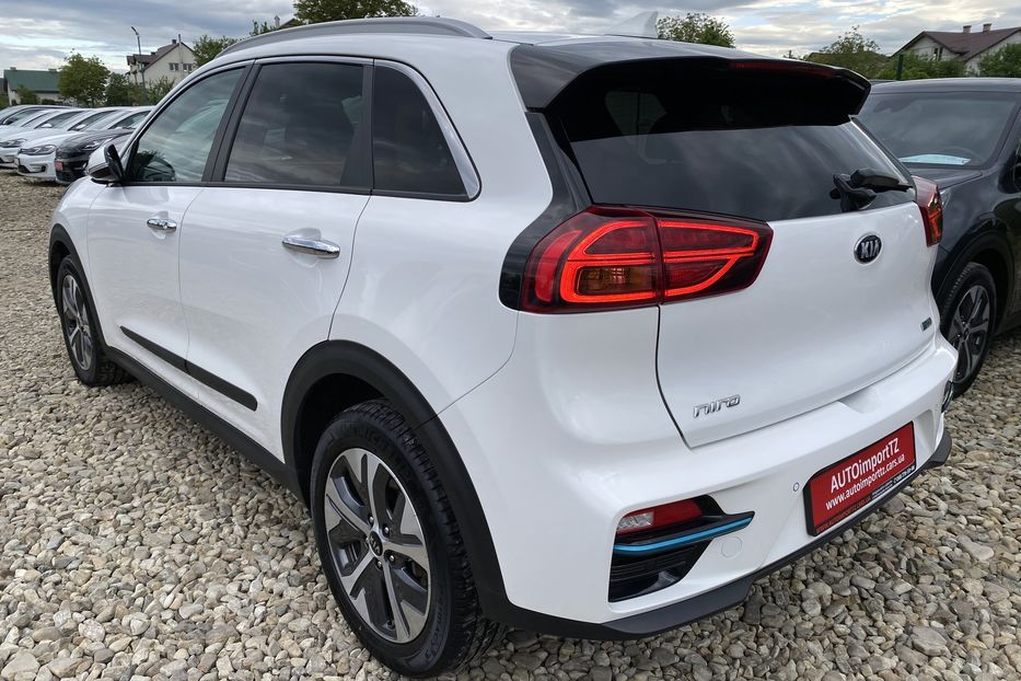 Продам Kia Niro 64 kWh Макс. комплектація Люк 2021 года в Львове