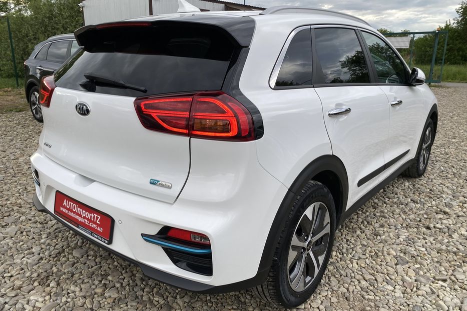 Продам Kia Niro 64 kWh Макс. комплектація Люк 2021 года в Львове