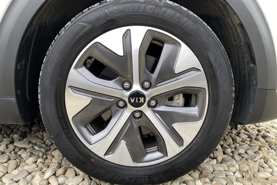 Продам Kia Niro 64 kWh Макс. комплектація Люк 2021 года в Львове