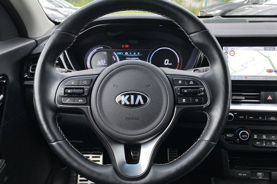 Продам Kia Niro 64 kWh Макс. комплектація Люк 2021 года в Львове