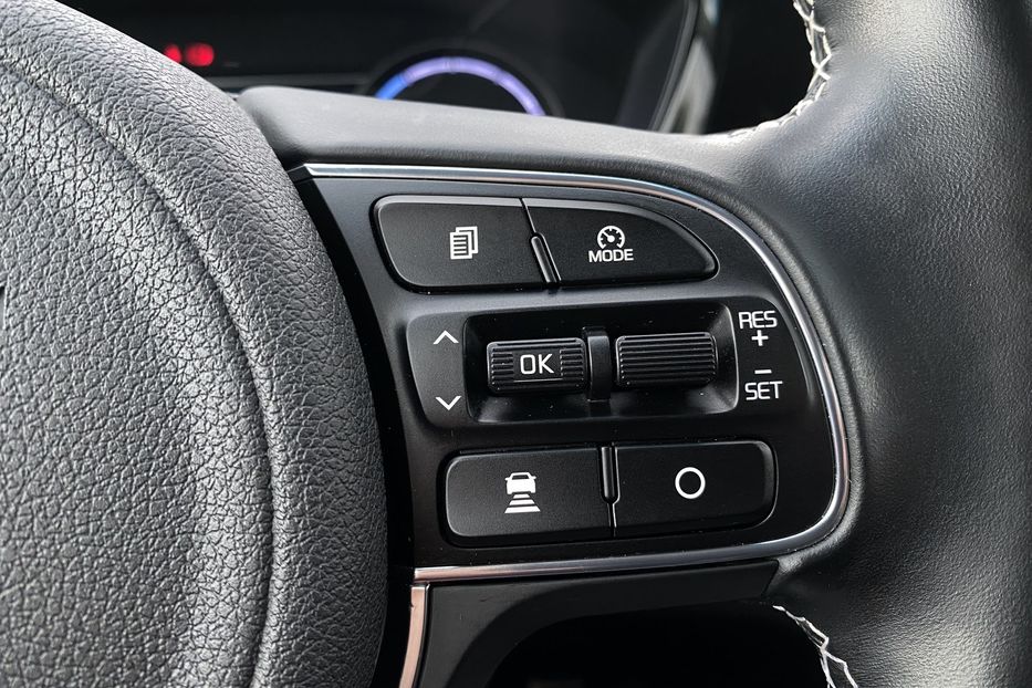 Продам Kia Niro 64 kWh Макс. комплектація Люк 2021 года в Львове