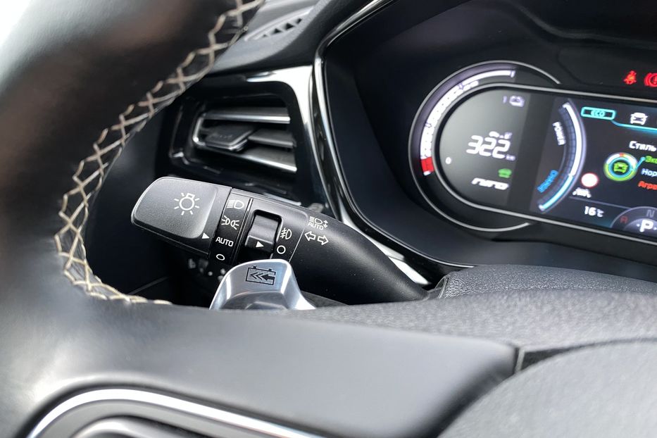 Продам Kia Niro 64 kWh Макс. комплектація Люк 2021 года в Львове