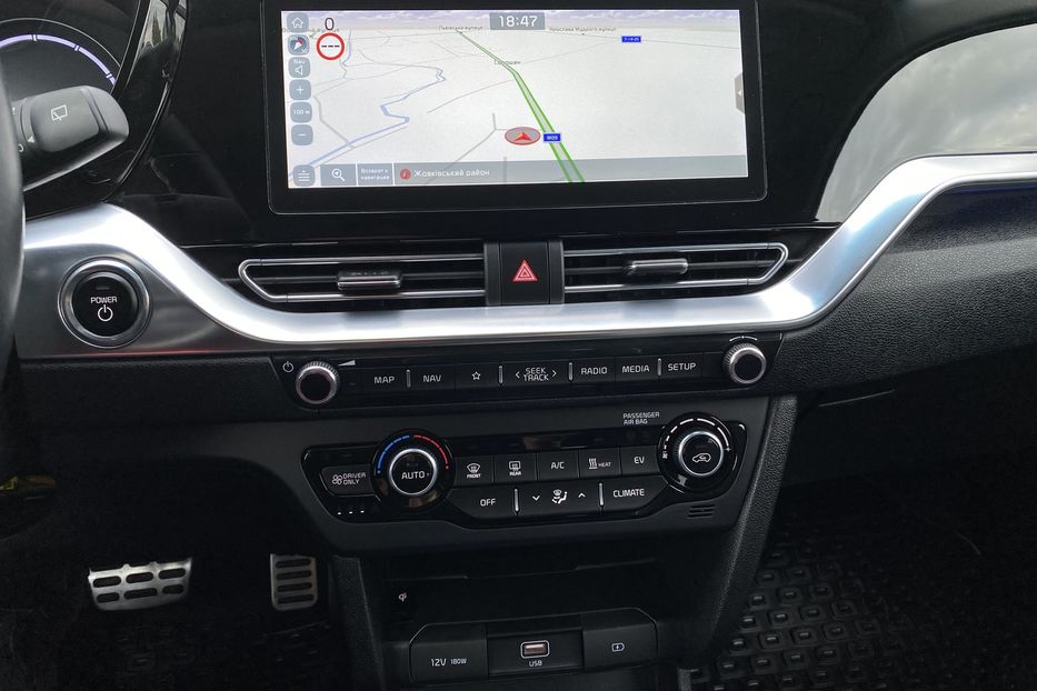 Продам Kia Niro 64 kWh Макс. комплектація Люк 2021 года в Львове