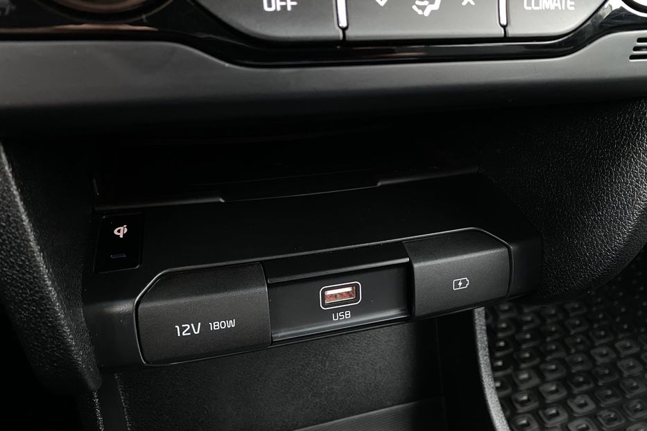 Продам Kia Niro 64 kWh Макс. комплектація Люк 2021 года в Львове