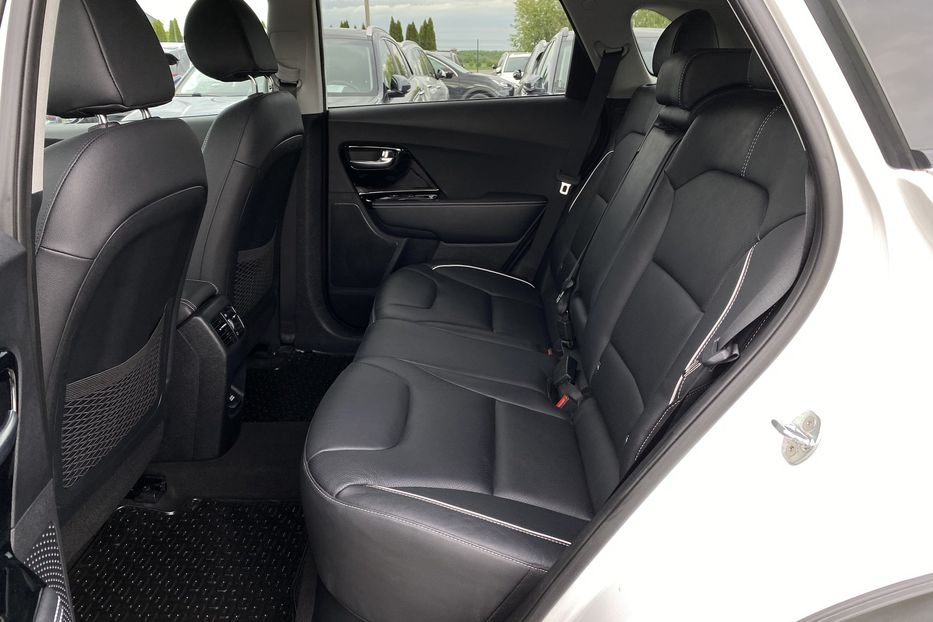 Продам Kia Niro 64 kWh Макс. комплектація Люк 2021 года в Львове