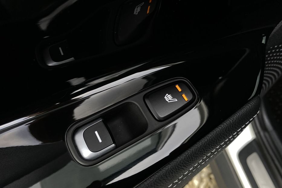 Продам Kia Niro 64 kWh Макс. комплектація Люк 2021 года в Львове