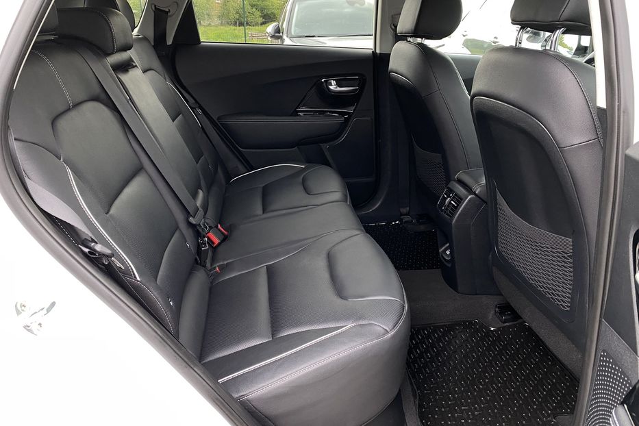 Продам Kia Niro 64 kWh Макс. комплектація Люк 2021 года в Львове