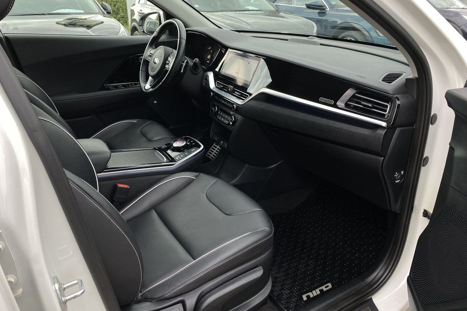 Продам Kia Niro 64 kWh Макс. комплектація Люк 2021 года в Львове