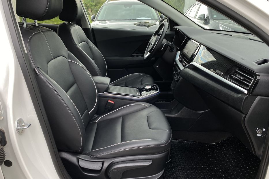 Продам Kia Niro 64 kWh Макс. комплектація Люк 2021 года в Львове