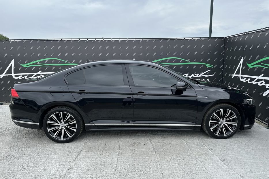 Продам Volkswagen Passat B8 R-Line 4motion 2020 года в Киеве