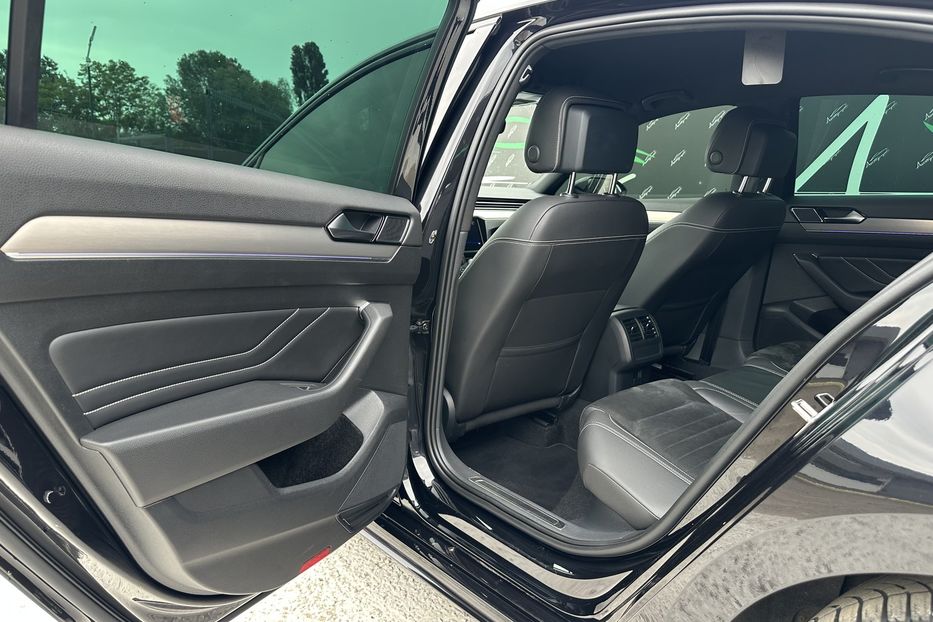 Продам Volkswagen Passat B8 R-Line 4motion 2020 года в Киеве