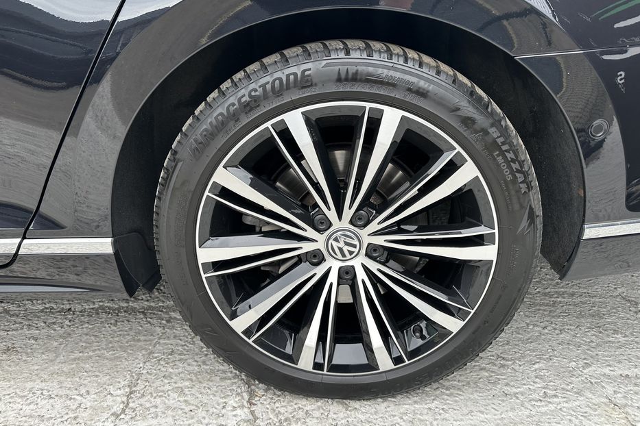Продам Volkswagen Passat B8 R-Line 4motion 2020 года в Киеве