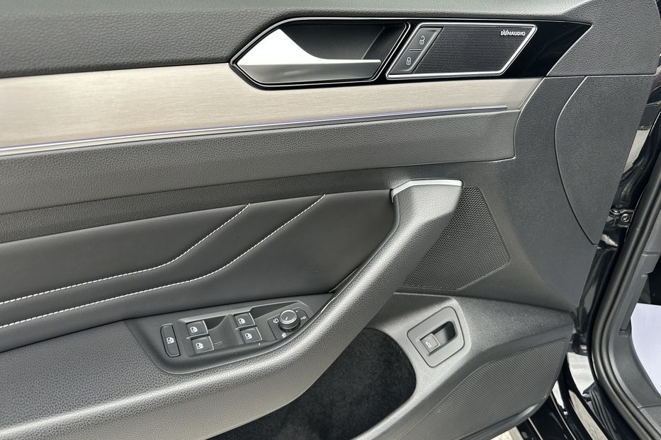 Продам Volkswagen Passat B8 R-Line 4motion 2020 года в Киеве