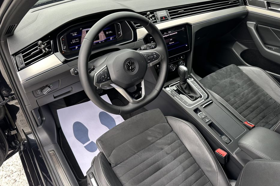 Продам Volkswagen Passat B8 R-Line 4motion 2020 года в Киеве