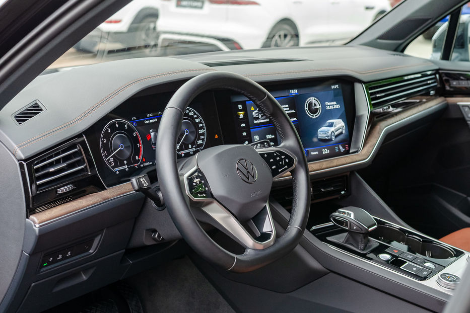Продам Volkswagen Touareg 2021 года в Киеве