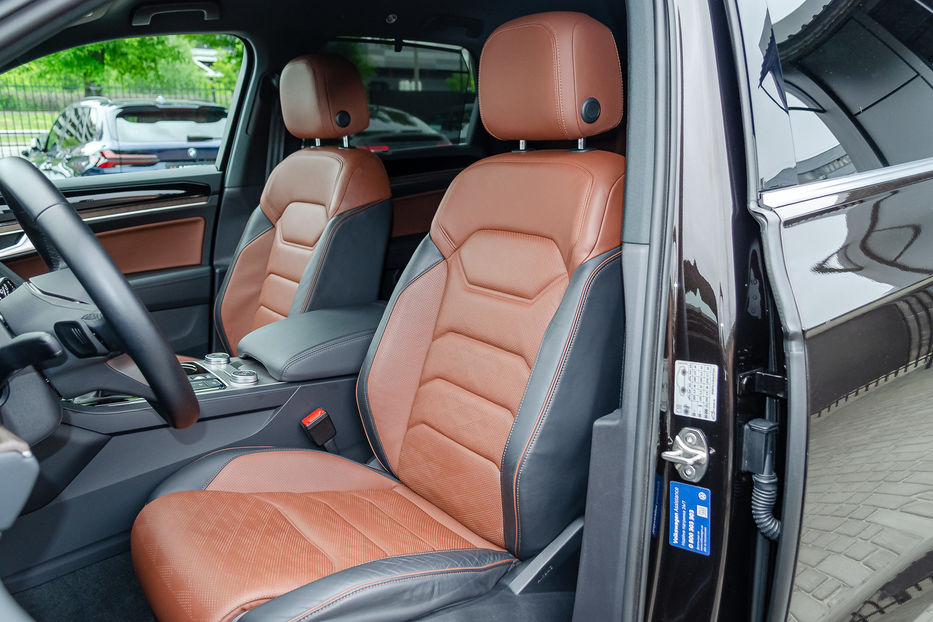 Продам Volkswagen Touareg 2021 года в Киеве