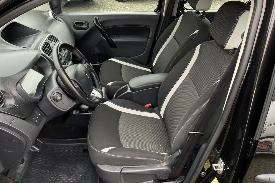 Продам Renault Kangoo пасс. 2013 года в Луцке