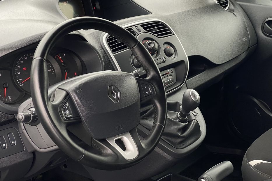 Продам Renault Kangoo пасс. 2013 года в Луцке