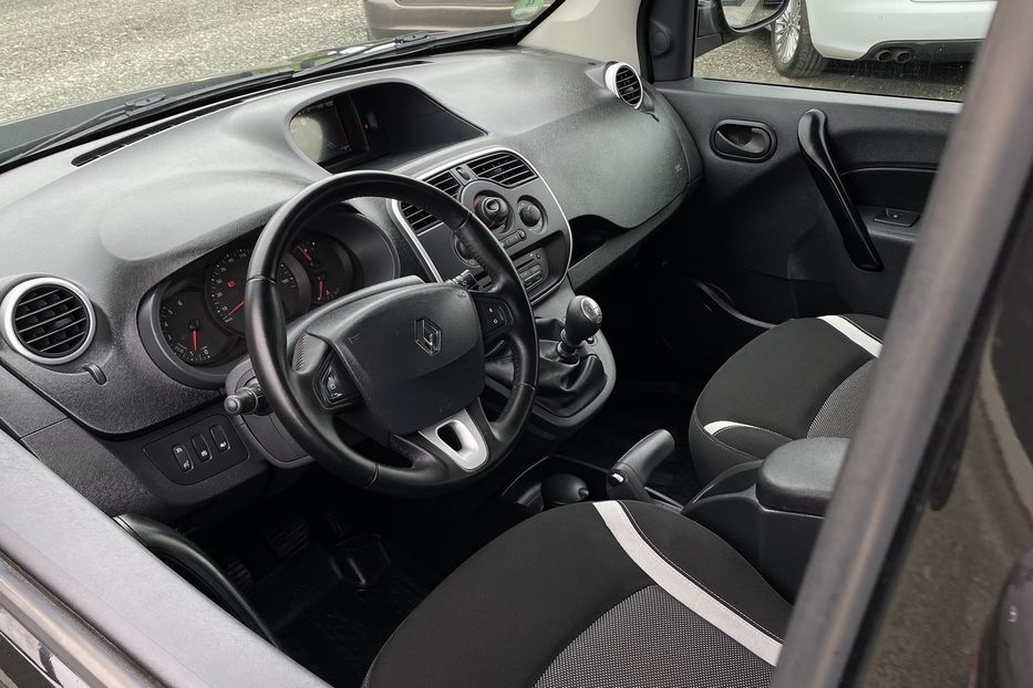 Продам Renault Kangoo пасс. 2013 года в Луцке