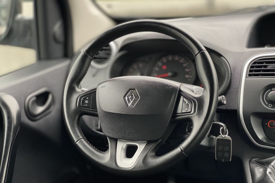 Продам Renault Kangoo пасс. 2013 года в Луцке