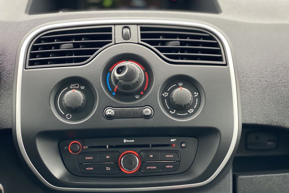Продам Renault Kangoo пасс. 2013 года в Луцке