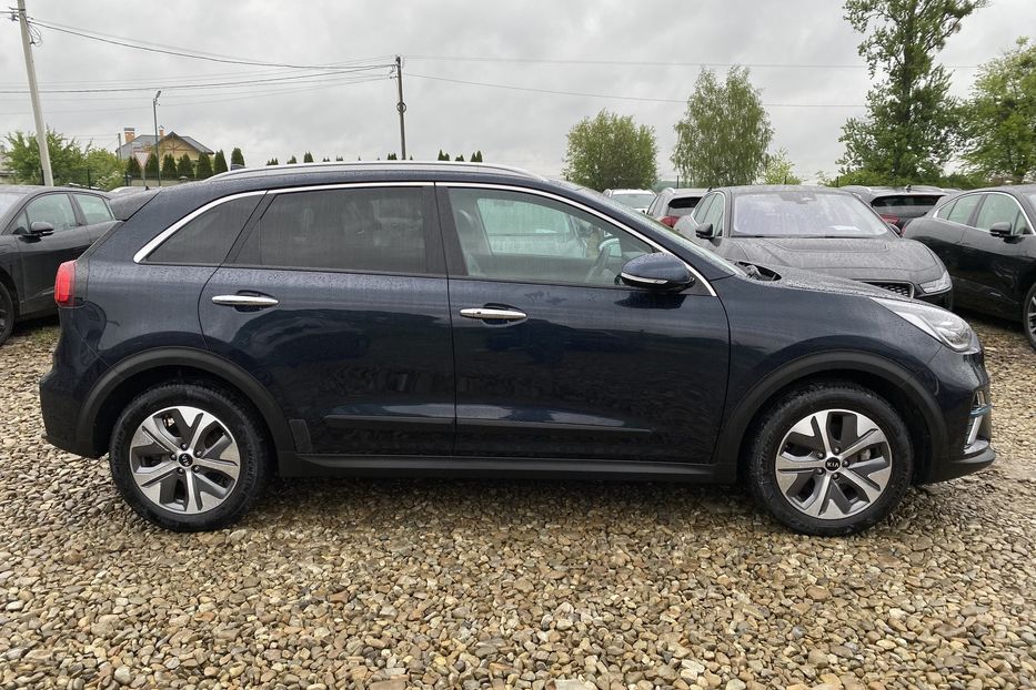 Продам Kia Niro 64 kWh Макс. комплектація Люк 2021 года в Львове