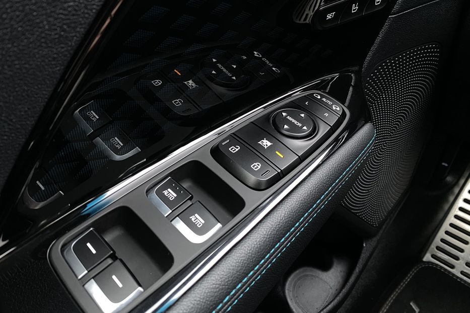 Продам Kia Niro 64 kWh Макс. комплектація Люк 2021 года в Львове