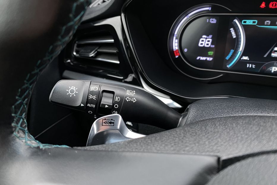 Продам Kia Niro 64 kWh Макс. комплектація Люк 2021 года в Львове