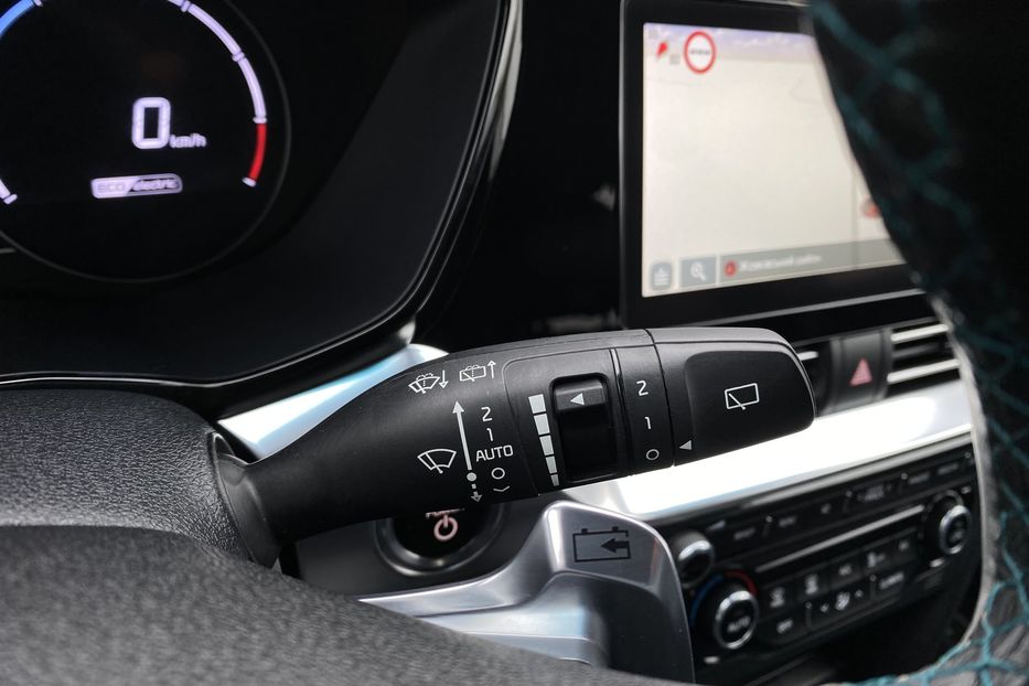 Продам Kia Niro 64 kWh Макс. комплектація Люк 2021 года в Львове