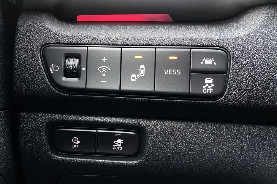 Продам Kia Niro 64 kWh Макс. комплектація Люк 2021 года в Львове