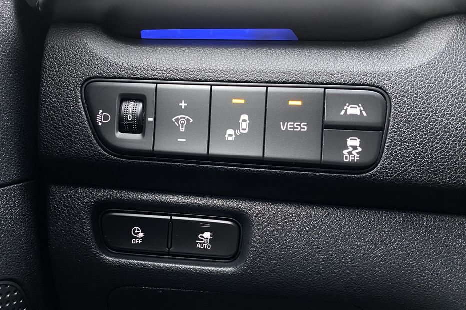 Продам Kia Niro 64 kWh Макс. комплектація Люк 2021 года в Львове