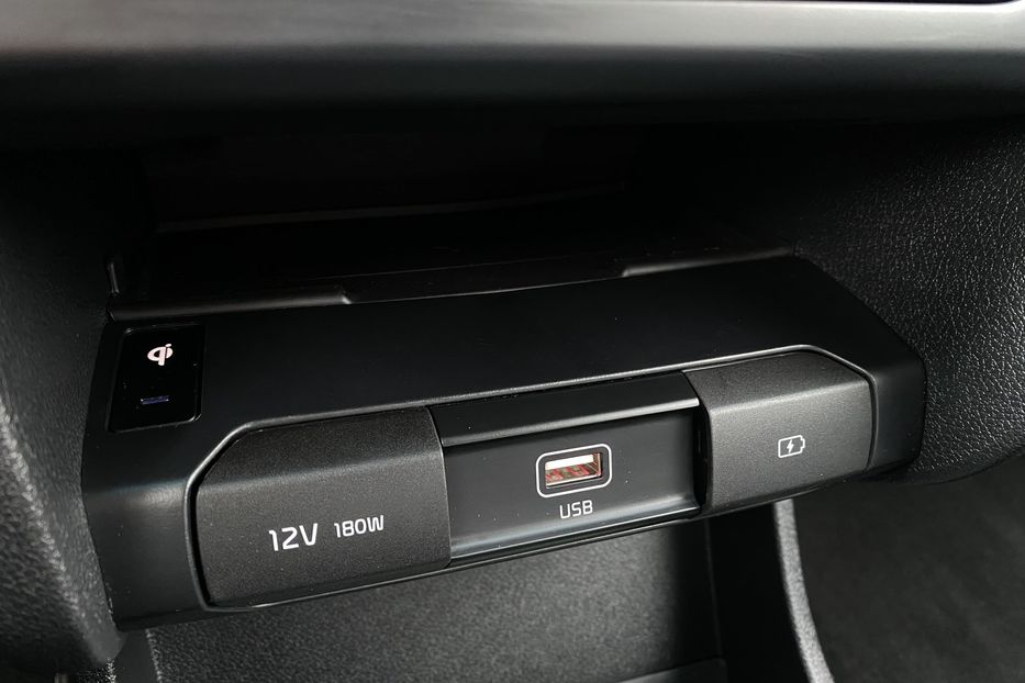 Продам Kia Niro 64 kWh Макс. комплектація Люк 2021 года в Львове