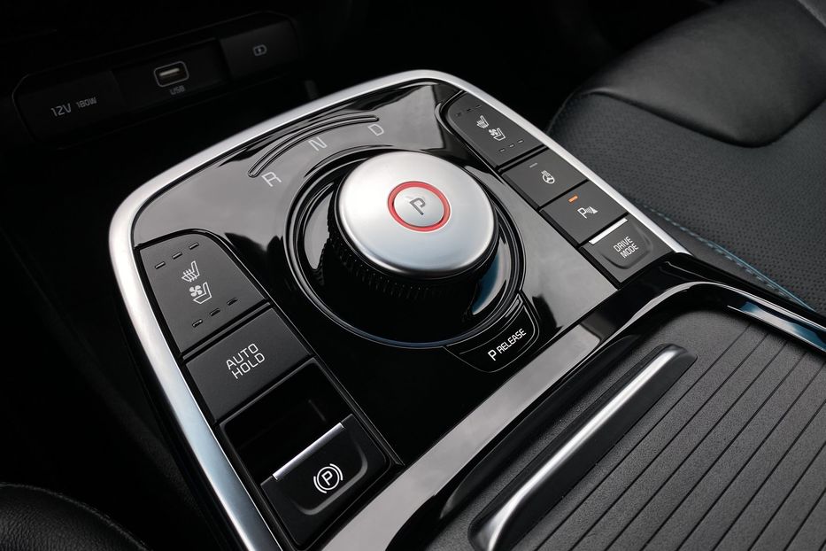 Продам Kia Niro 64 kWh Макс. комплектація Люк 2021 года в Львове