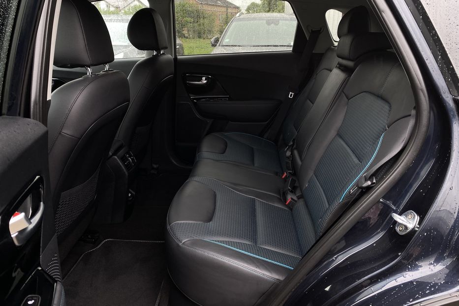 Продам Kia Niro 64 kWh Макс. комплектація Люк 2021 года в Львове