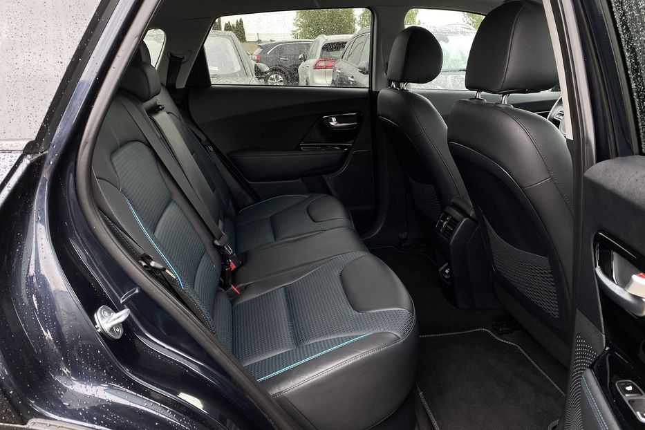 Продам Kia Niro 64 kWh Макс. комплектація Люк 2021 года в Львове