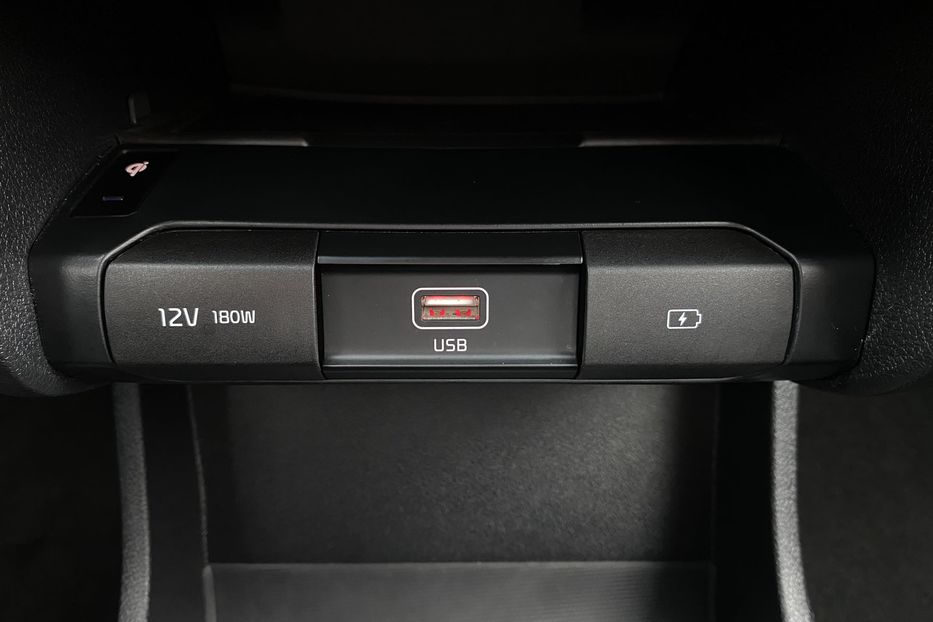 Продам Kia Niro 64кВт ТепловийПдгрвкермасидінь 2021 года в Львове