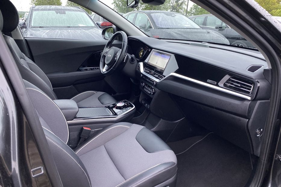 Продам Kia Niro 64кВт ТепловийПдгрвкермасидінь 2021 года в Львове