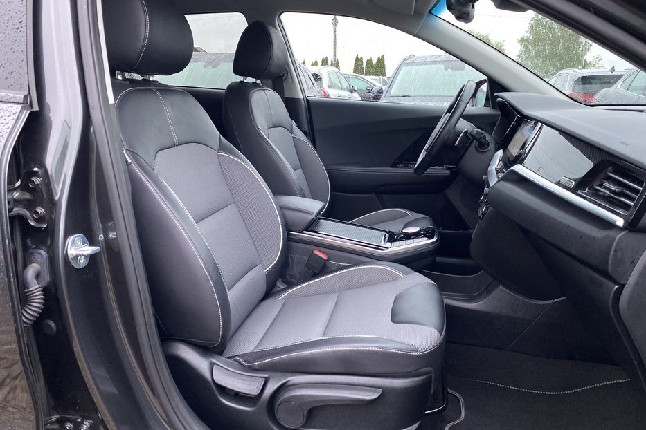 Продам Kia Niro 64кВт ТепловийПдгрвкермасидінь 2021 года в Львове